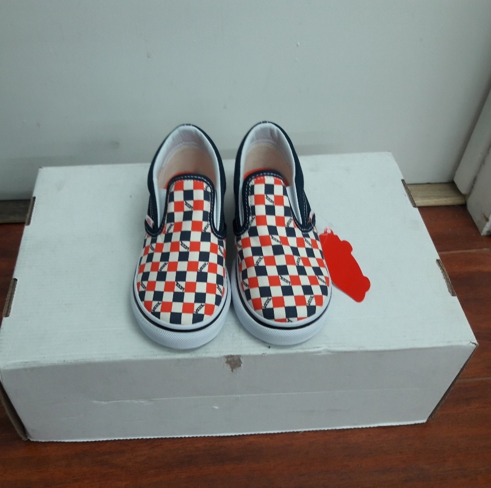 Vans - Picture 3 of 3